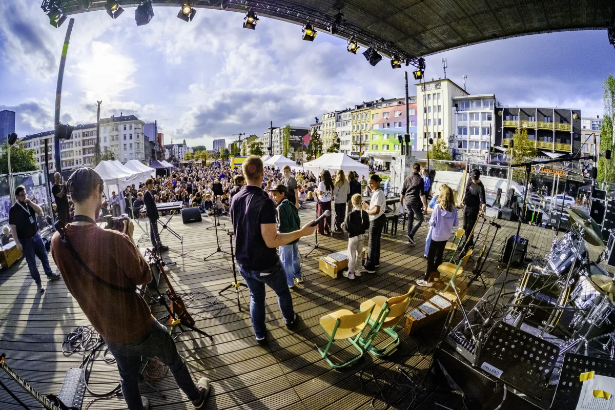<img alt="" src="/user/pages/08.festival/02._festival-hub/2026-09_26_RockKidsFishEye-4306.jpg?alt" />